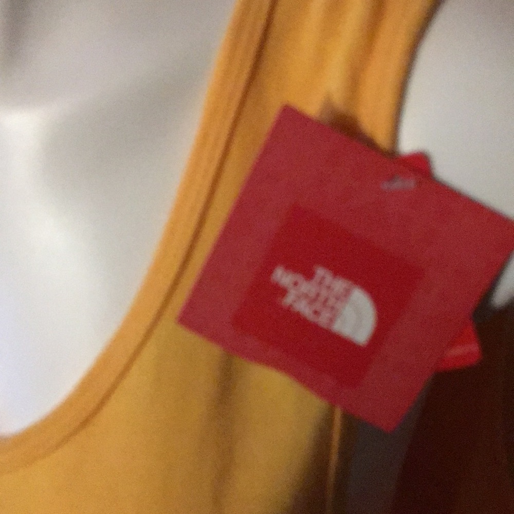 ❤️❤️NWT Size Large Tank Top Yellow North face - Picture 3 of 4